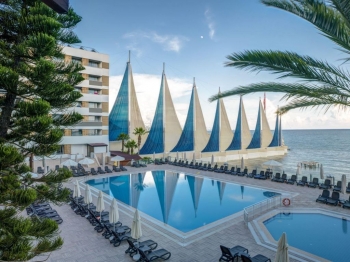Adin Beach Hotel 